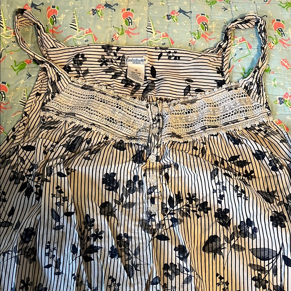 Black and White Floral Striped Top